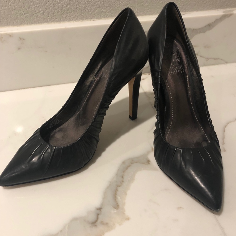 Vince Camuto pumps
